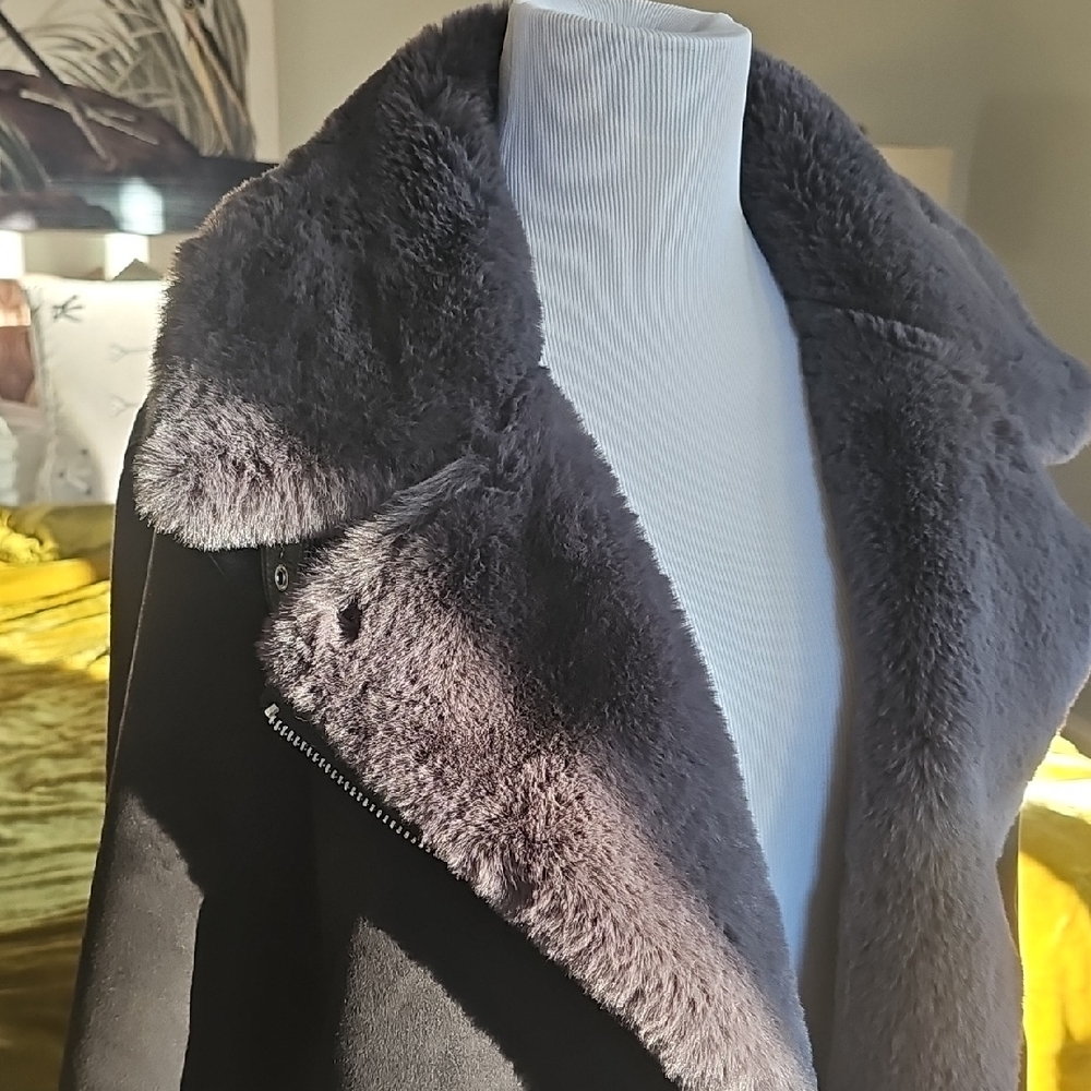 Zara Black and Gray Faux Fur Bomber Jacket - Picture 2 of 3